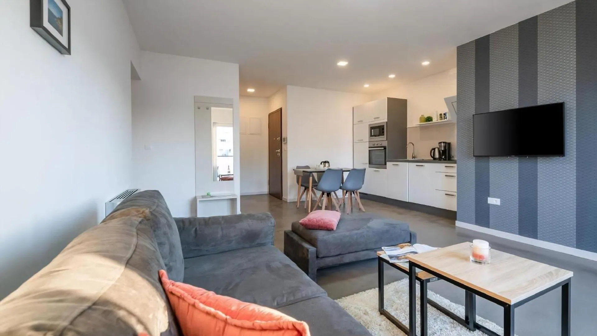 Apartamento Ferienwohnung In Pula Mit Privatem Balkon Croacia