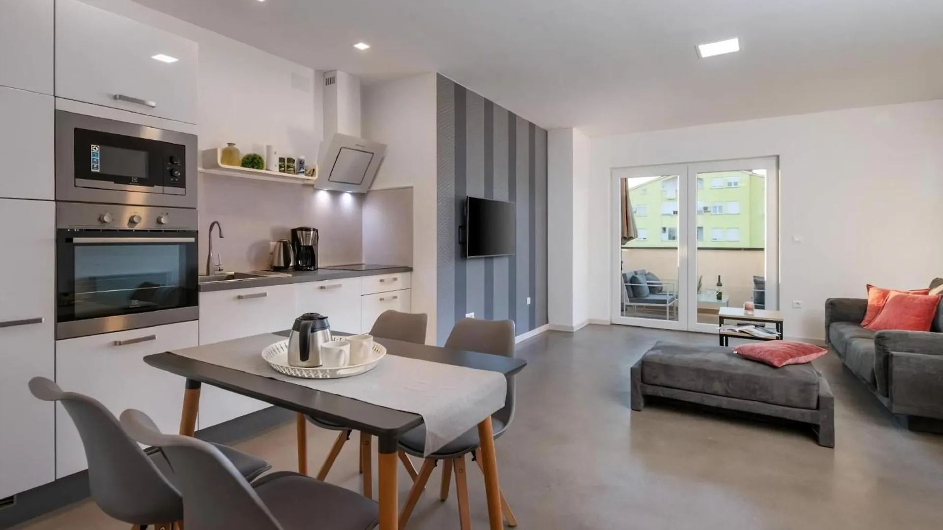 Ferienwohnung In Pula Mit Privatem Balkon