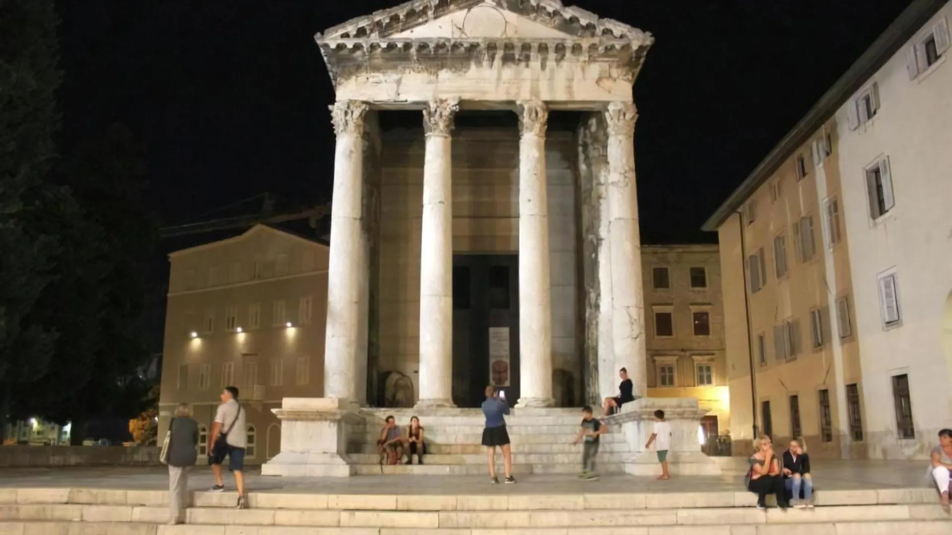 Apartamento Ferienwohnung In Pula Mit Privatem Balkon